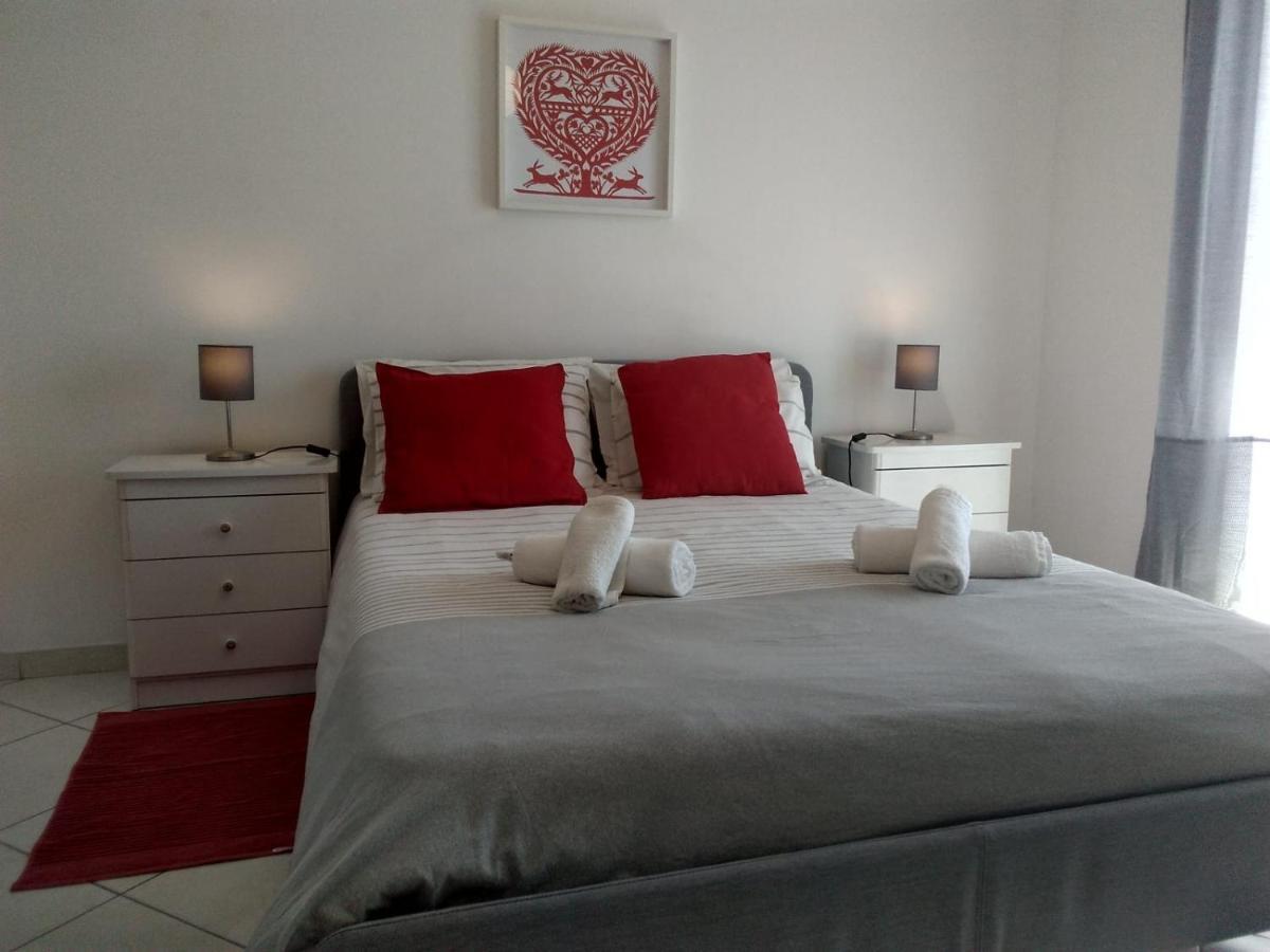 קווארטיירה Apartamentos Monica מראה חיצוני תמונה