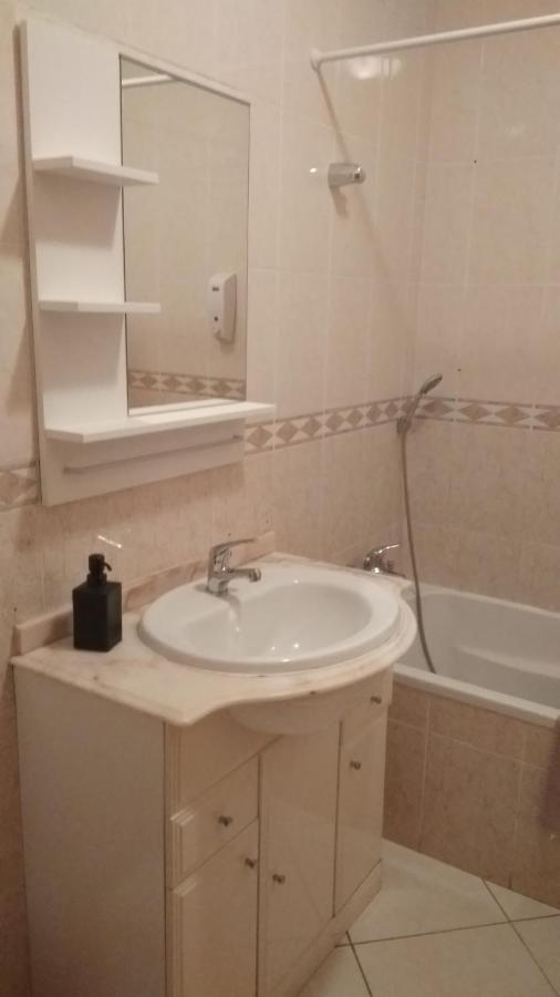 קווארטיירה Apartamentos Monica מראה חיצוני תמונה