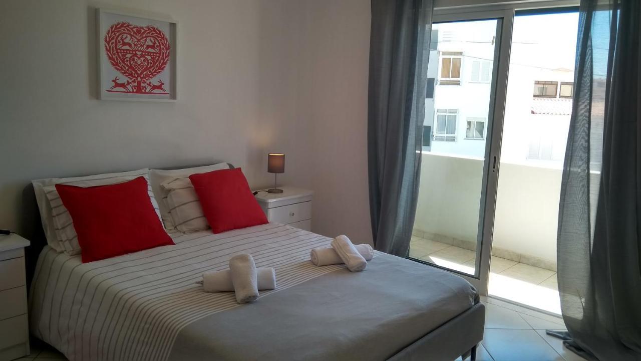 קווארטיירה Apartamentos Monica מראה חיצוני תמונה